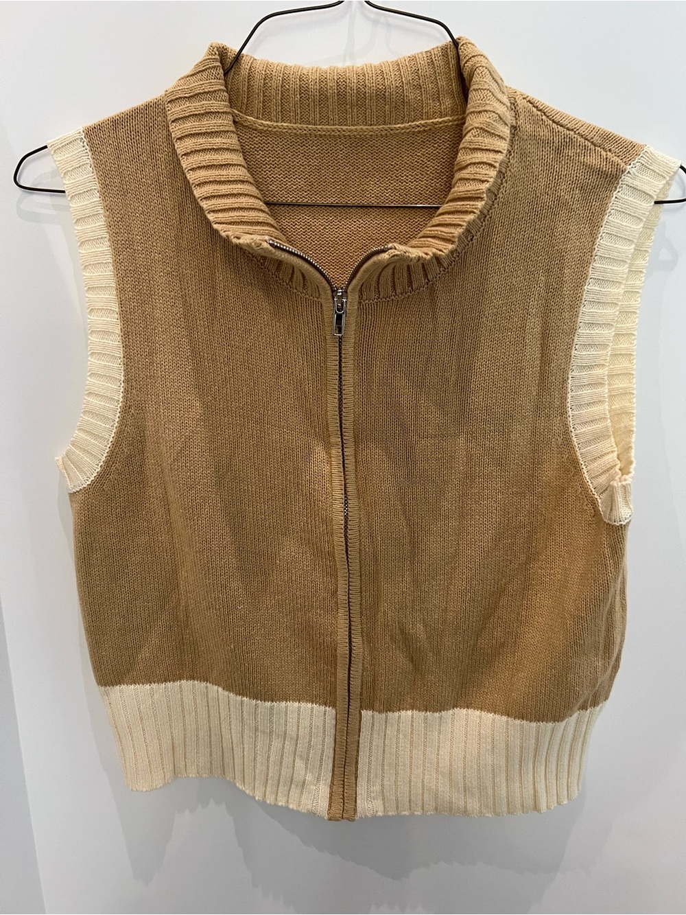 Fox Beige and Cream Knit Zip-Front Vest